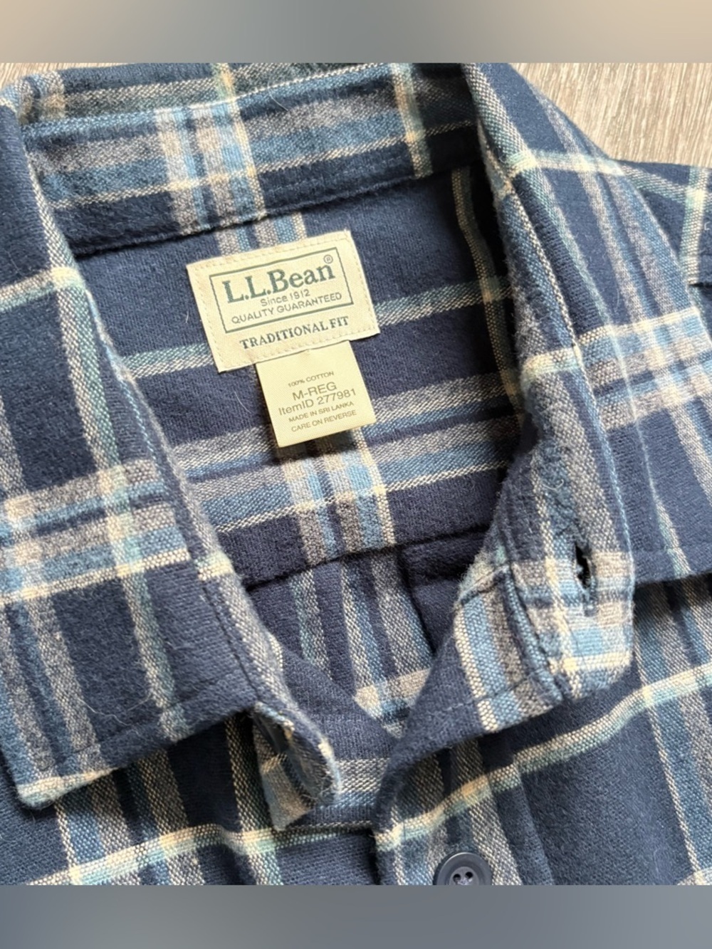 LL Bean Chamois Flannel Shirt Mens Medium Traditional Fit Blue Plaid 277981 - Picture 2 of 2